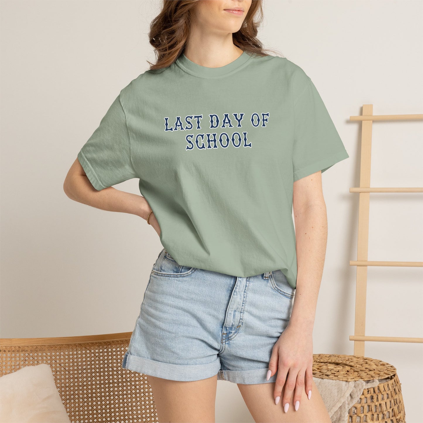 NAVY FENWAY LAST DAY OF SCHOOL TEE