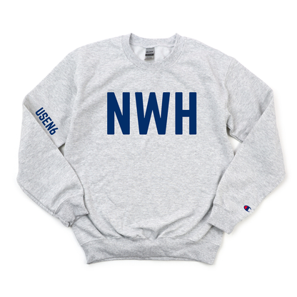 NAVY BLUE NWH USEN6 MA CHAMPION CREWNECK